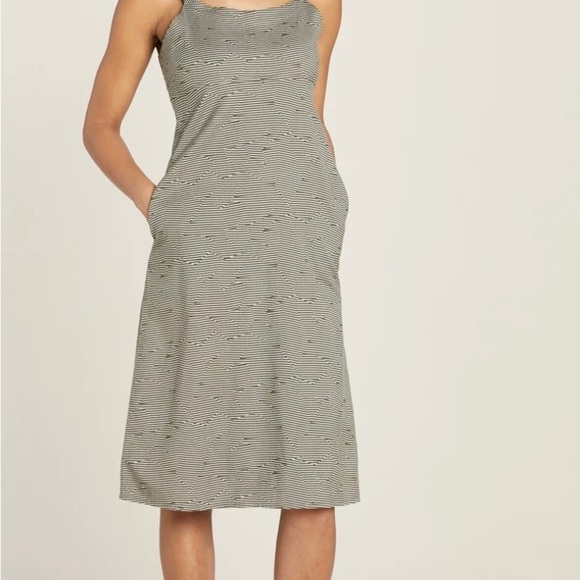 Sherpa Dresses & Skirts - 𝅺SHERPA Evergreen Strap Dress NWT Size S